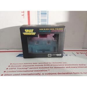 Space Invaders Mini Alien Blue PurplebVinyl Figure Loot Crate NEW - T6#205